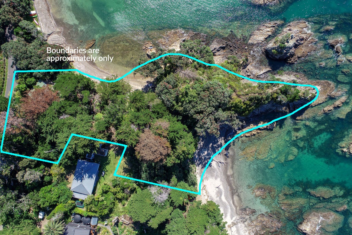 81 Great Barrier Road, Oneroa, Waiheke Island - Carousel 2