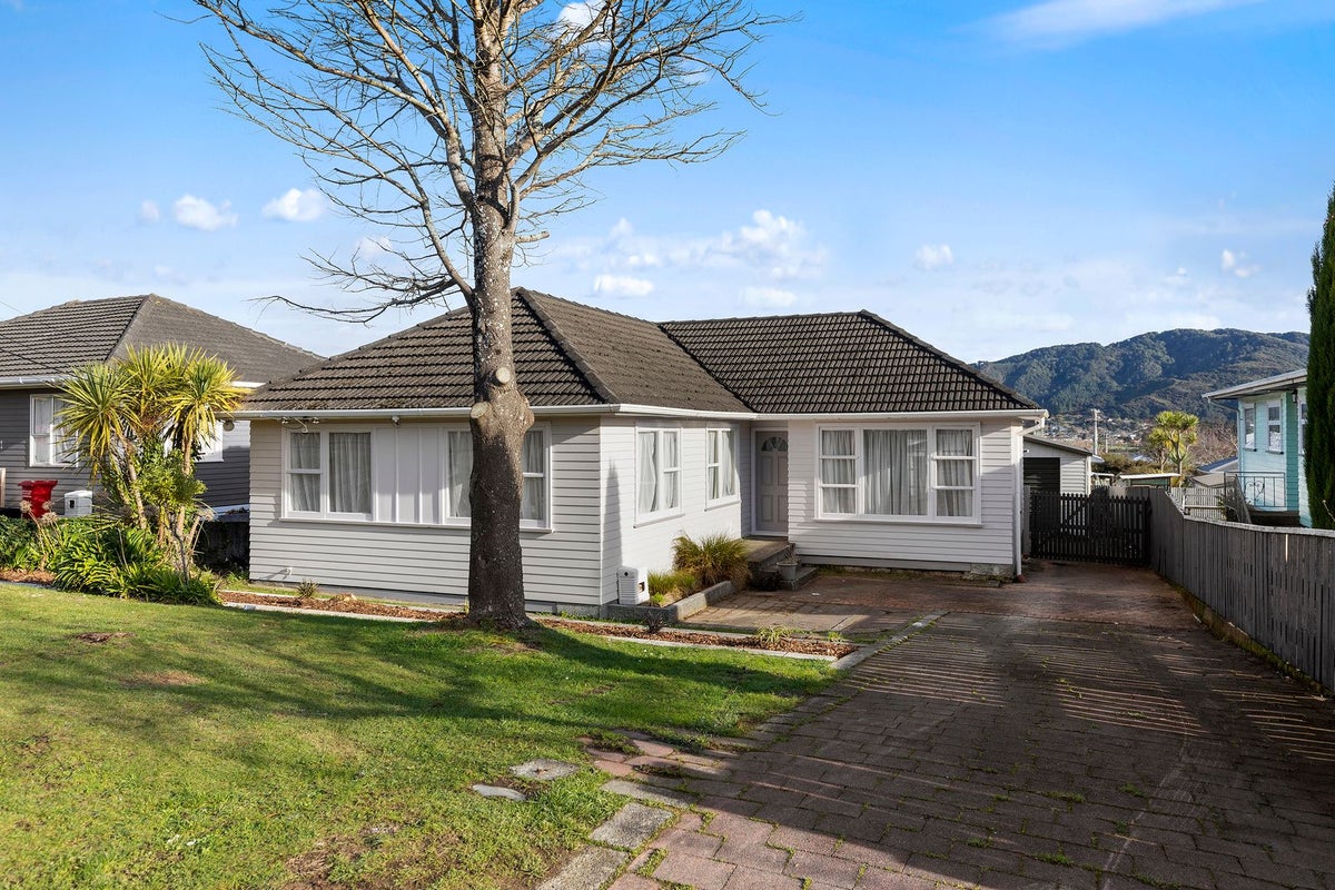 32 Castlerea Street, Wainuiomata, Lower Hutt - Carousel 1
