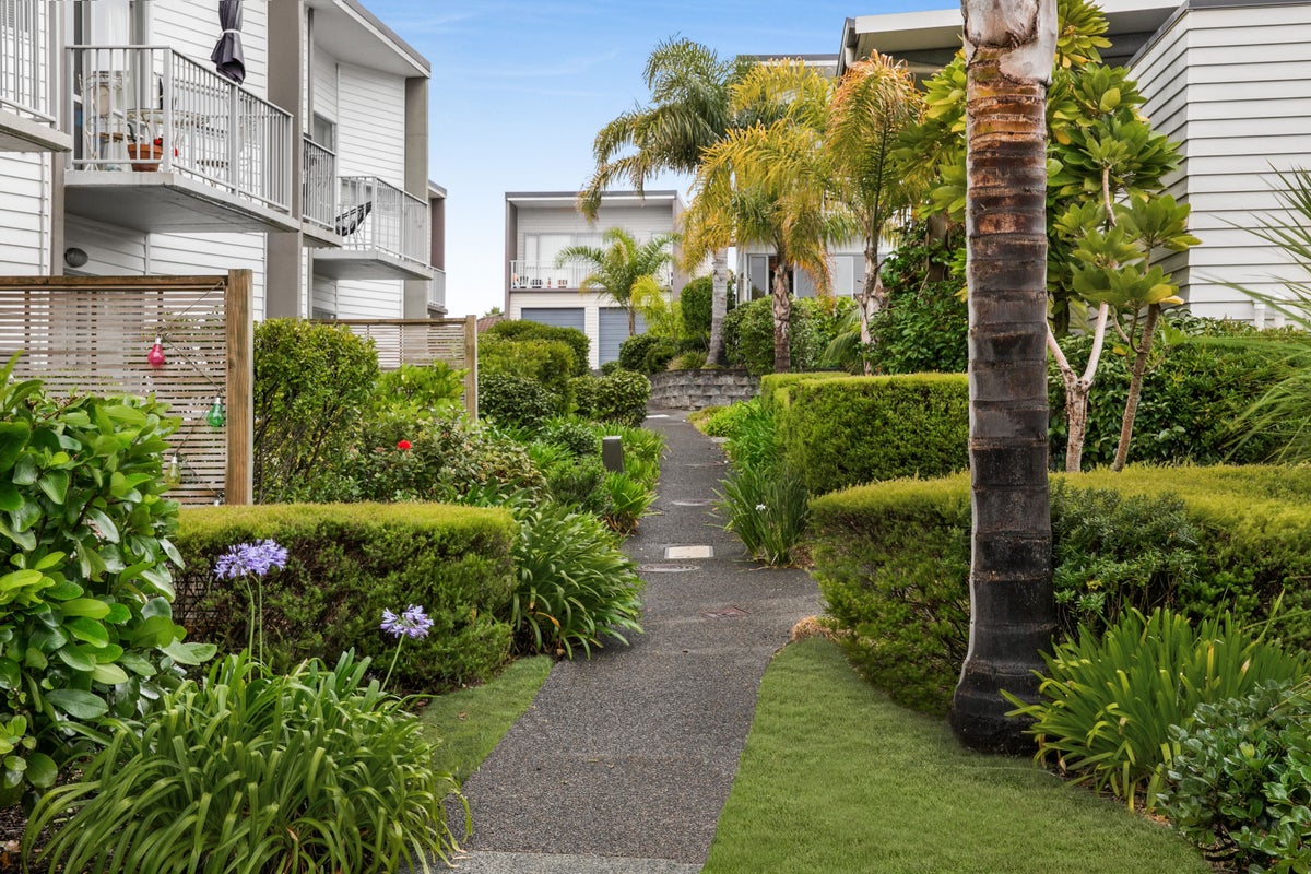 12/7 Kelvin Hart Drive, East Tamaki, Auckland - Carousel 2