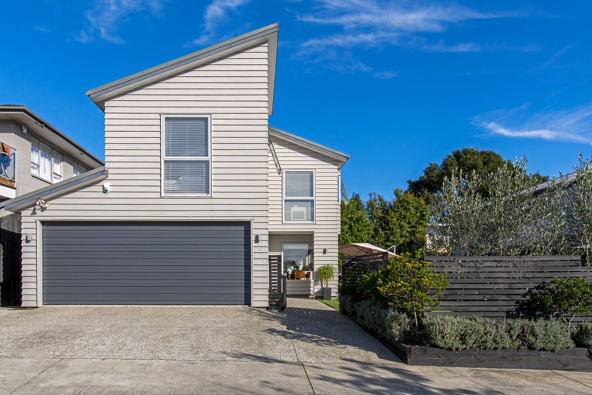 34 Gibraltar ST, Howick, Auckland - Carousel 1