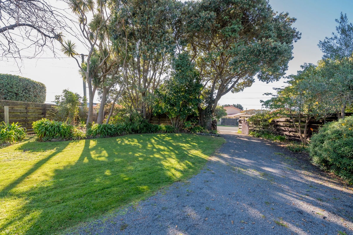 60 Te Moana Road, Waikanae Beach, Waikanae - Carousel 2