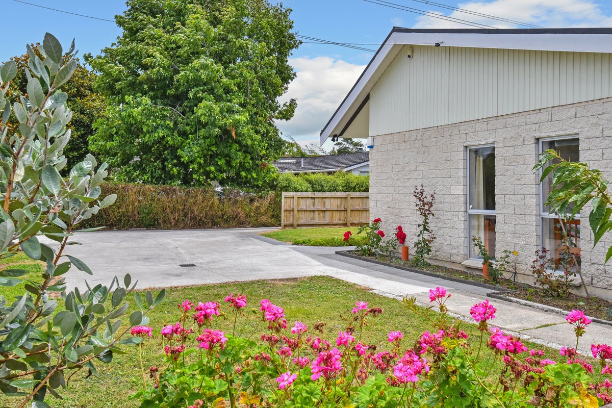 26 Berwyn Avenue, Takanini, Auckland - Carousel 2