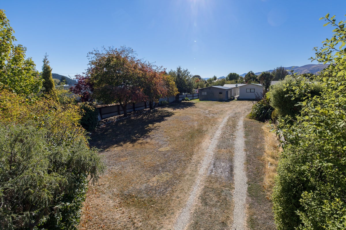 27 Main Road, Luggate, Wanaka - Carousel 1