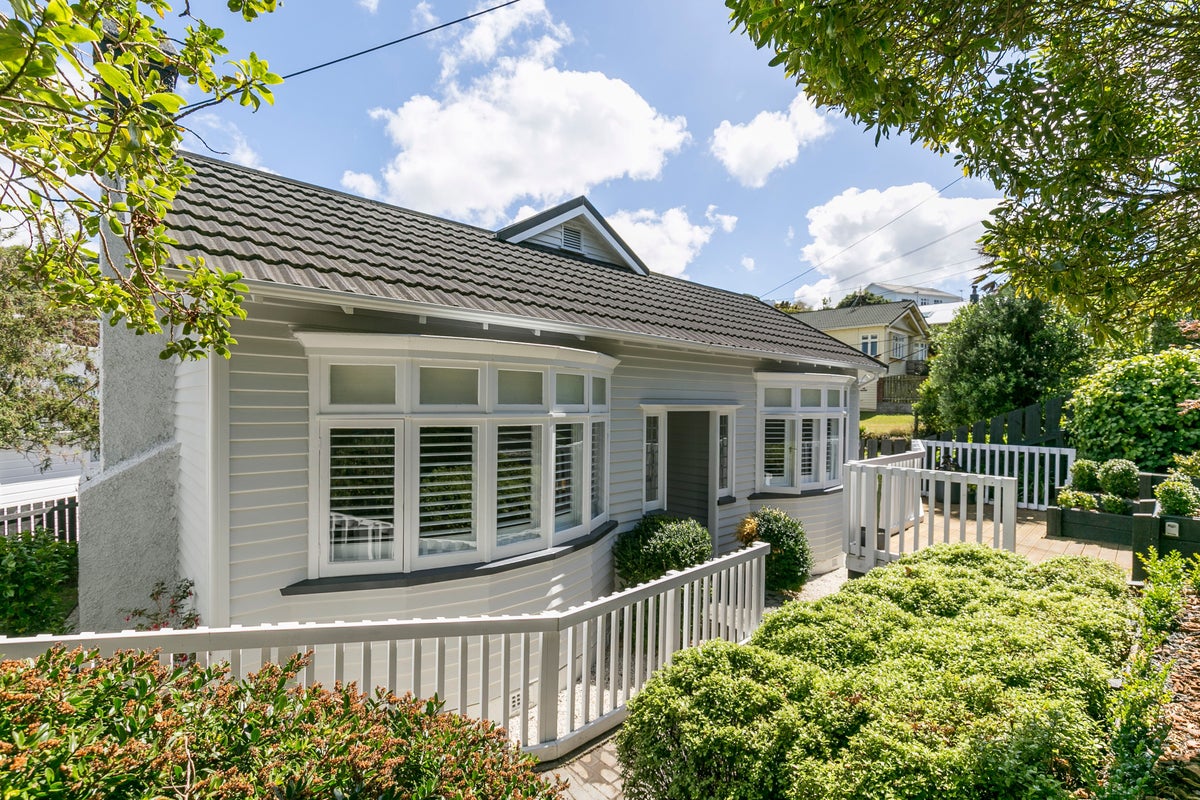 20 Waipapa Road, Hataitai, Wellington - Carousel 2