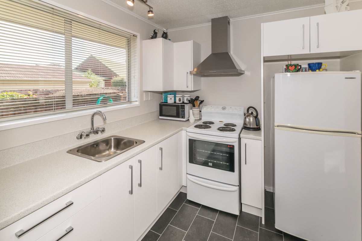 2/6 Cam Place, Harewood, Christchurch - Carousel 2