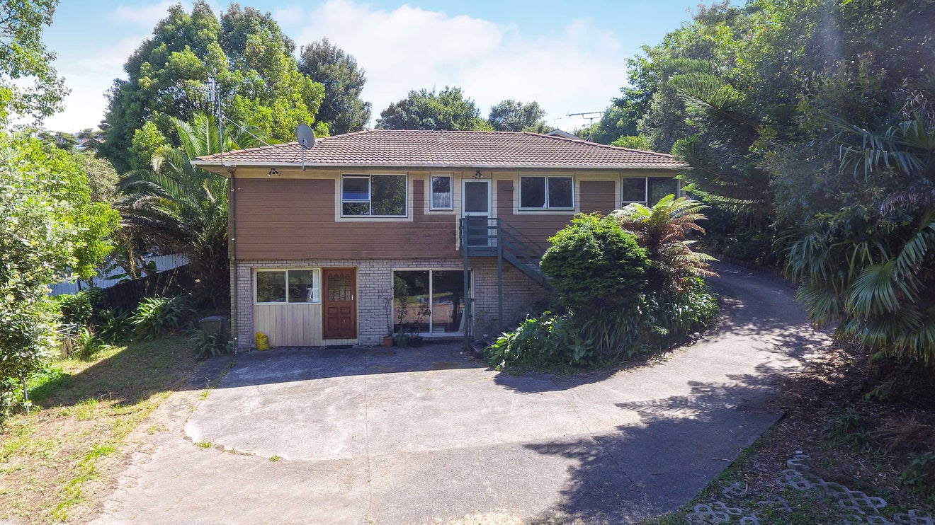 8 Tableau Place, Totara Vale, Auckland - Carousel 1