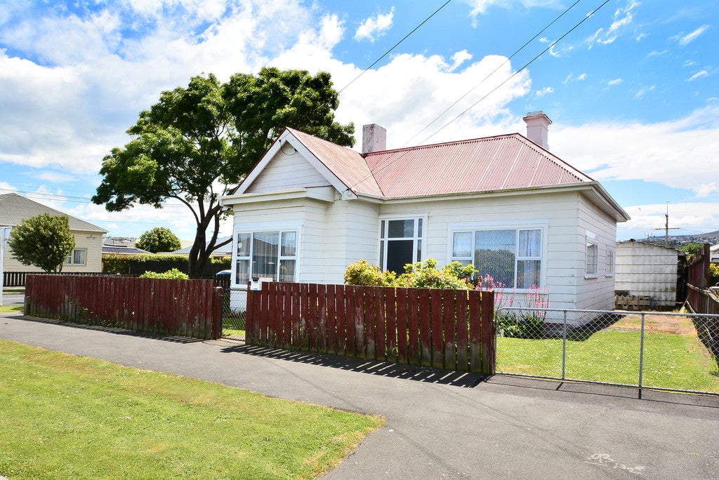 12 Young Street, Saint Kilda, Dunedin - Carousel 1