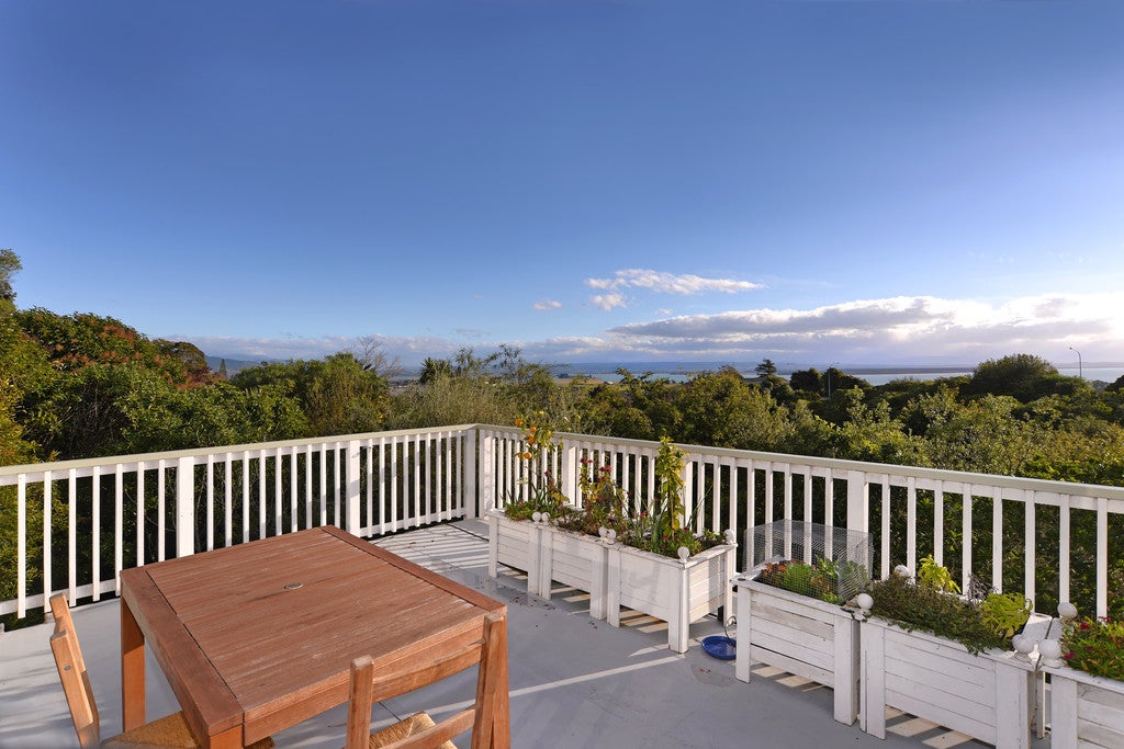 92 Tosswill Road, Tahunanui, Nelson - Carousel 1