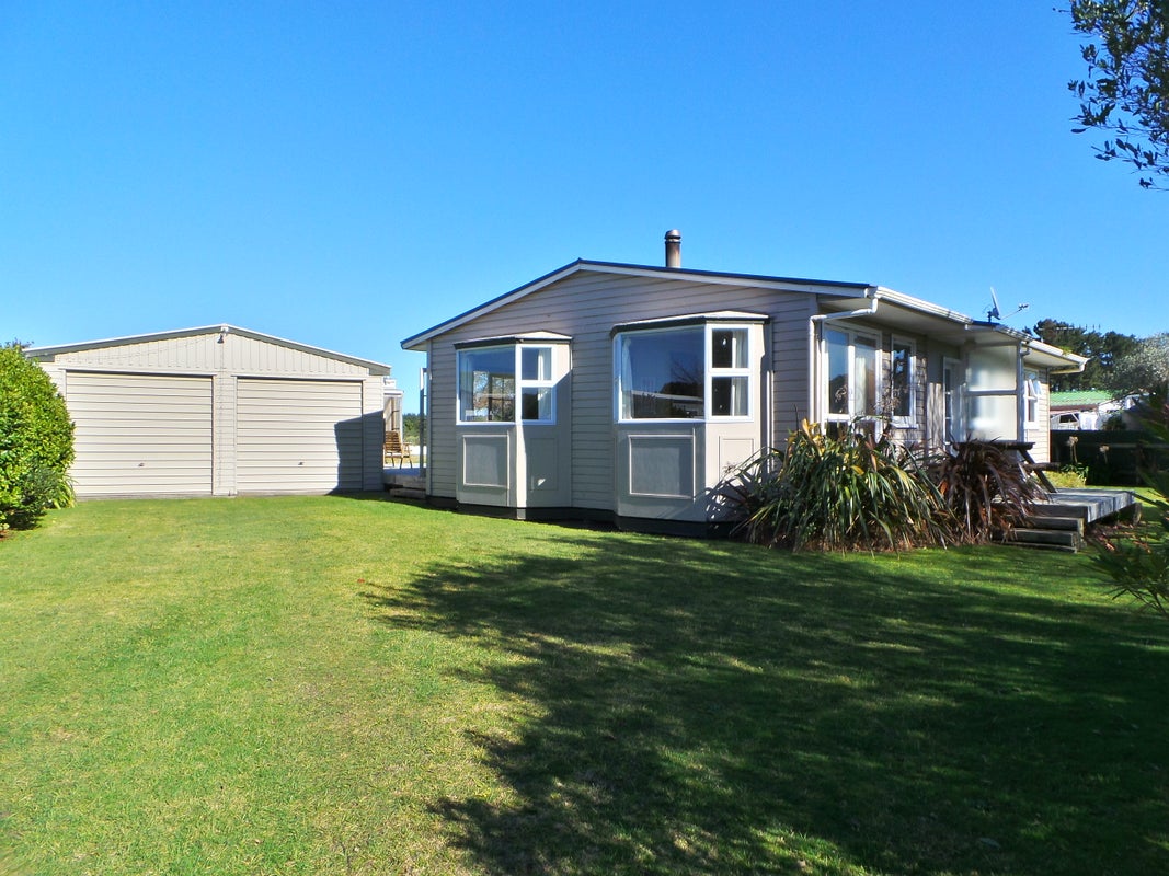 7 Ramona Avenue, Waitarere Beach, Levin - Carousel 1