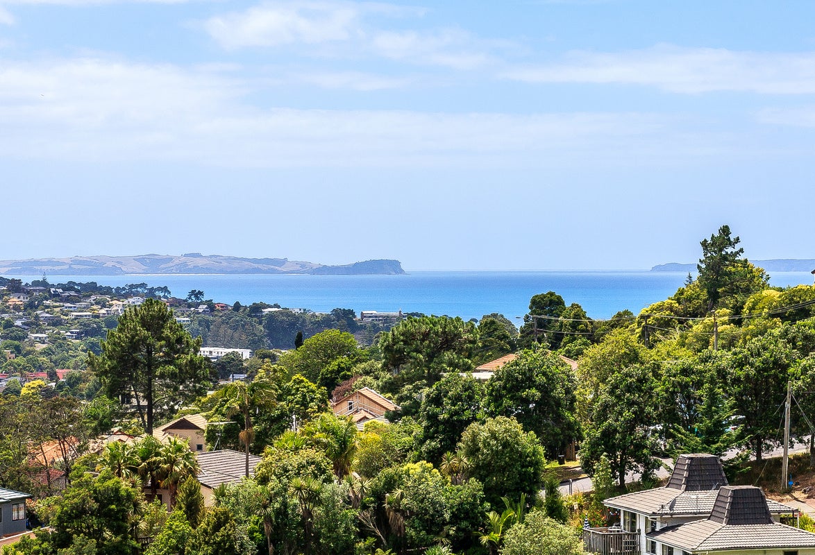2/183 Browns Bay Road, Browns Bay, Auckland - Carousel 1