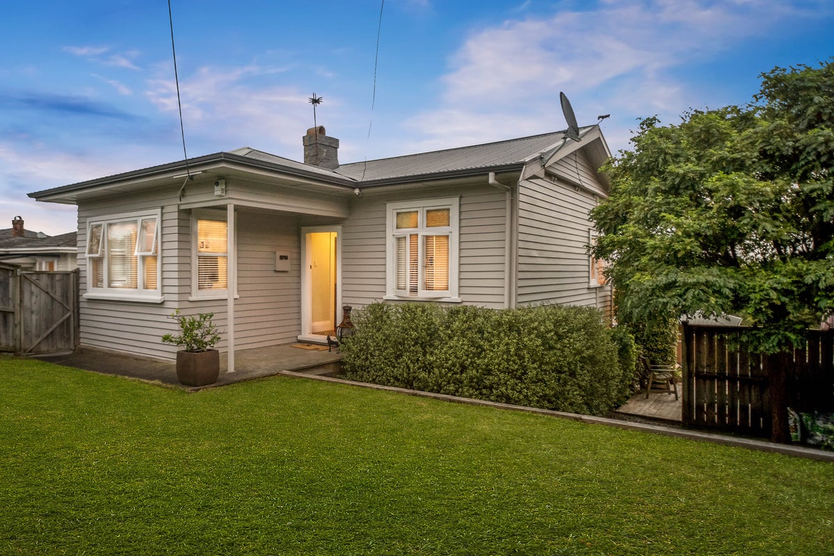 1/134 Birkenhead Avenue, Birkenhead, Auckland - Carousel 1
