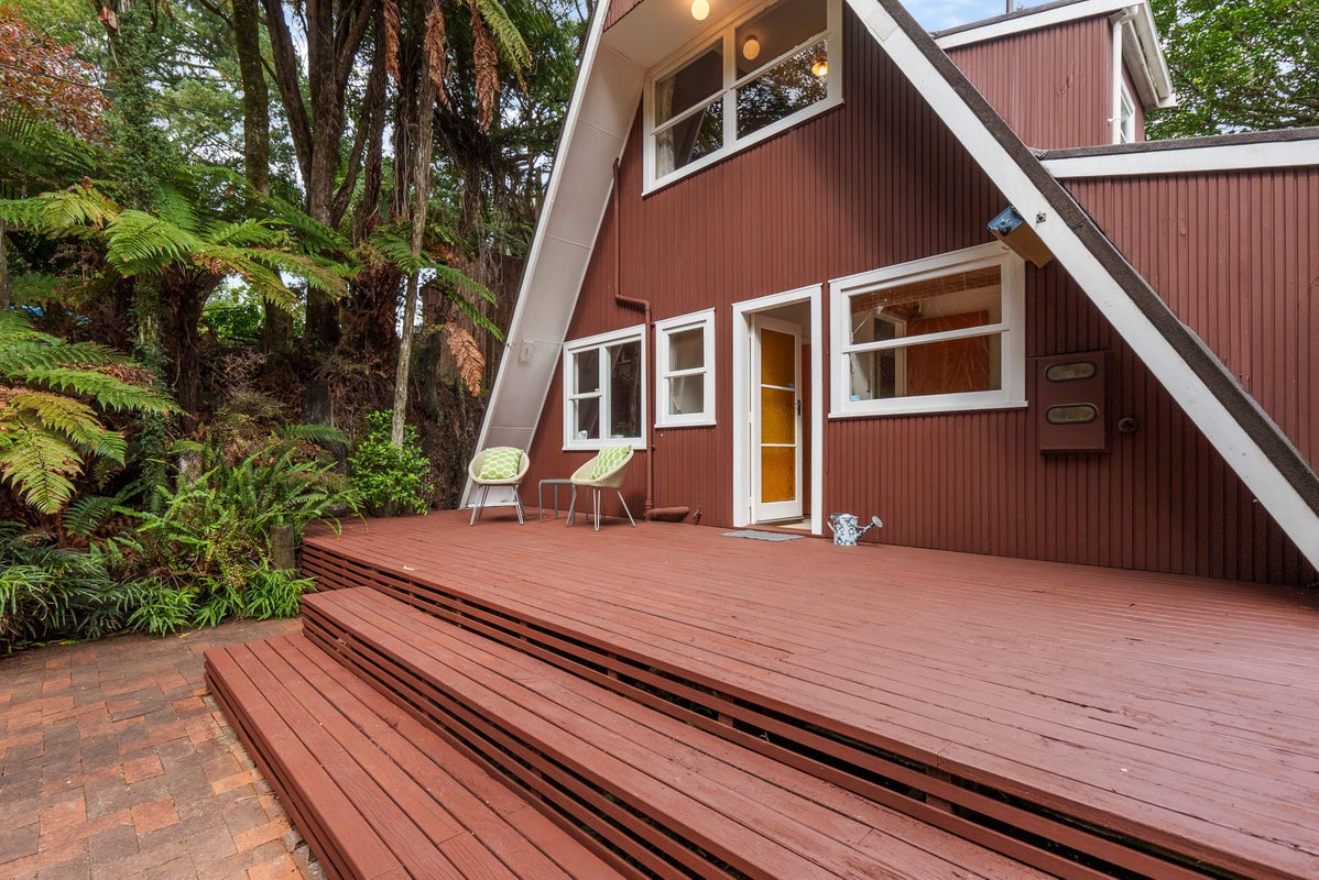 117 Woodlands Park Road, Titirangi, Auckland - Carousel 2