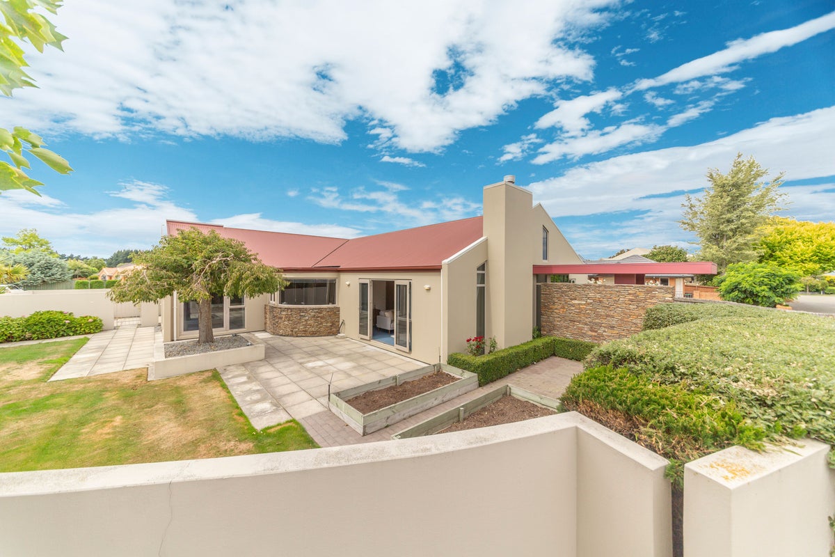 6 Ridgewood Place, Shirley, Christchurch - Carousel 2