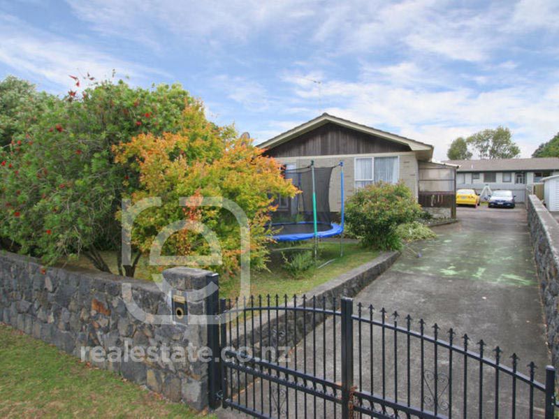 23 Ferndown Avenue, Papatoetoe, Auckland - Carousel 1
